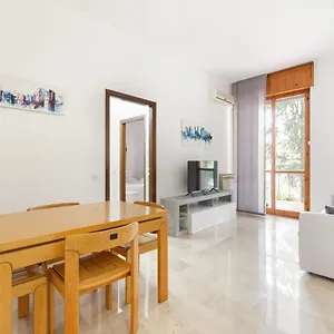 https://apt-con-terrazzo-a-milano-greco-pirelli.it-lombardy.com